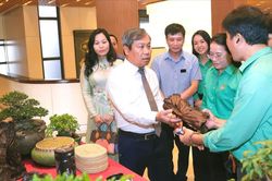 Chủ tịch UBND TP Hà Nội đối thoại với nông dân: Hướng tới nâng cao thu nhập và chất lượng cuộc sống