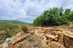 Xử lý khẩn cấp nguy cơ sạt lở trên đường Đồng Trung ở Hà Tĩnh