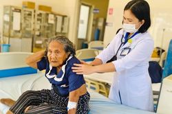 Lâm Đồng chi hơn 220 tỷ đồng thu hút, đãi ngộ nhân lực y tế trong 5 năm