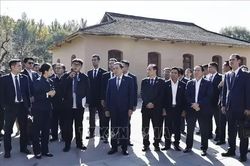 Chủ tịch Quốc hội Trần Thanh Mẫn thăm di tích lịch sử cách mạng ở tỉnh Thiểm Tây