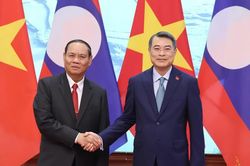 Việt Nam - Lào cụ thể hóa gắn kết chiến lược bằng các dự án thiết thực
