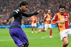 Yamal kiến tạo 'siêu đỉnh' ở Champions League