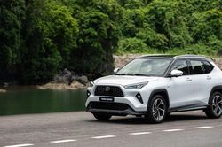 Top 10 xe ô tô động cơ đốt trong bán chạy nhất tháng 9/2026: Toyota Yaris Cross bất ngờ lập đỉnh