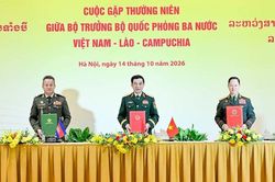 Lãnh đạo Bộ Quốc phòng Việt Nam-Lào-Campuchia gặp nhau bàn phương hướng hợp tác thời gian tới