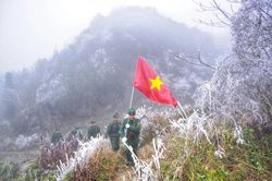 Phía sau màu áo lính Biên phòng