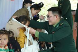 Người cán bộ Biên phòng tận tụy vì đồng bào nơi biên giới