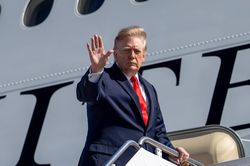 Ông Trump tuyên bố sắp thăm dò dầu khí và khoáng sản quy mô lớn tại Greenland