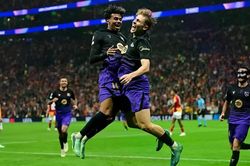 Màn ngược dòng bùng nổ của Barcelona