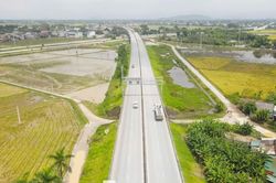 Đề xuất gần 180.000 tỷ 'lên đời' 18 đoạn tuyến cao tốc Bắc - Nam