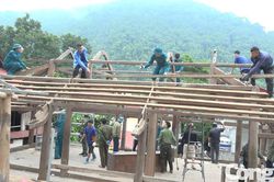 17 hộ dân được hỗ trợ di dời nhà cửa khỏi sạt lở