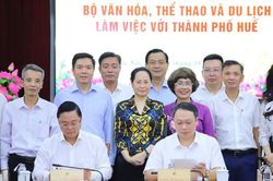 Huế tiên phong ký kết kế hoạch phối hợp phát triển văn hóa, thể thao và du lịch