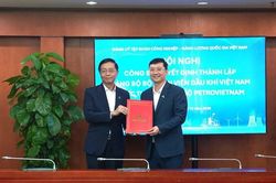 Đảng ủy Petrovietnam trao Quyết định thành lập Đảng bộ bộ phận Viện Dầu khí Việt Nam