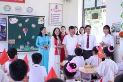 Người đảng viên gương mẫu, tận tâm với sự nghiệp trồng người