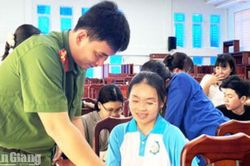 Hơn 1.500 sinh viên Trường Đại học Kiên Giang được hướng dẫn sử dụng ứng dụng VNeID