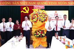 Phó Bí thư Thường trực Thành ủy Nguyễn Khắc Toàn thăm, chúc mừng các ngày truyền thống ngành Kiểm tra Đảng, công tác Dân vận của Đảng
