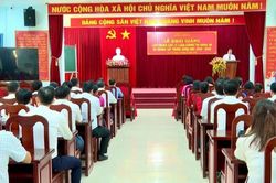 Khai giảng lớp Trung cấp lý luận chính trị hệ không tập trung khóa 3B