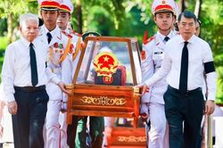 Xin cúi đầu, xin biết ơn