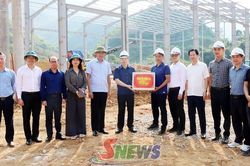 Đồng chí Bí thư Tỉnh ủy kiểm tra Dự án điện mặt trời nổi trên hồ Thủy điện Sơn La