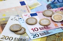 Giá euro xuống dưới 30.000 đồng, thấp nhất 1,5 năm