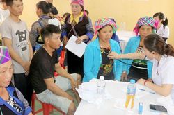 Lào Cai chăm sóc sức khỏe, tạo cơ hội học tập và sinh kế cho đồng bào vùng cao