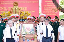 Thủ tướng Lê Minh Hưng dự Lễ viếng, truy điệu và an táng hài cốt liệt sĩ tại Công viên Lê Thị Riêng