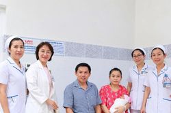 Hiếm gặp: Song thai phát triển và chào đời từ hai tử cung riêng biệt