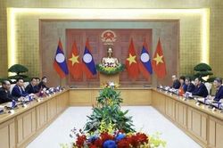 Đẩy mạnh gắn kết chiến lược Việt Nam - Lào