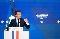 Ông Macron và tham vọng 'cực quyền lực thứ ba'