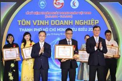 TP.HCM vinh danh doanh nghiệp, doanh nhân gắn với chuyển đổi số và tăng trưởng xanh