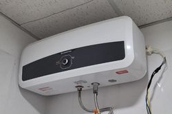 Bật bình nóng lạnh cả ngày để khỏi chờ nước nóng: Đừng chủ quan với 2 rủi ro này