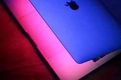 Thị trường laptop đứng trước sức ép kép: Giá linh kiện tăng, sức mua suy yếu