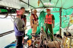 Hà Nội: Dùng kích điện 'tận diệt' thủy sản trên sông, liên tiếp 3 đối tượng bị xử lý nghiêm