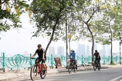 Miền Bắc duy trì ngày nắng, miền Trung mưa dông
