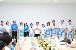 Lắng nghe tâm tư, nguyện vọng của y bác sĩ Bệnh viện Việt Đức cơ sở Ninh Bình