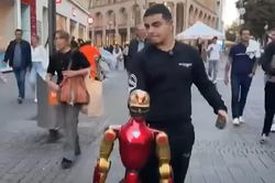 Robot có hành động khiếm nhã với cô gái 16 tuổi, bị cảnh sát Đức 'bắt giữ'