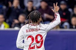 Barcola rực sáng, Liverpool 'hủy diệt' đối thủ tại Champions League