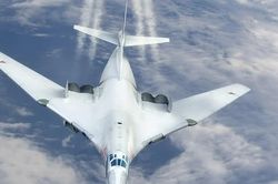 Tu-160 ra đời: Vì sao Liên Xô chế tạo oanh tạc cơ lớn nhất thế giới?