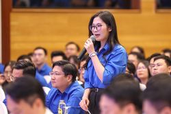 Thanh niên hỏi, Bộ trưởng trả lời