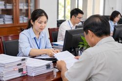 Công chức cấp xã có thể nhận gần 40 triệu đồng/tháng
