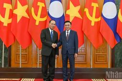 [Ảnh] Thường trực Ban Bí thư Trần Cẩm Tú hội đàm với Thường trực Ban Bí thư Trung ương Đảng Nhân dân Cách mạng Lào Vilay Lakhamphong
