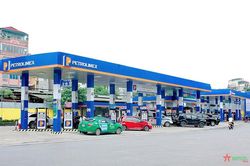Petrolimex giảm thêm 300 đồng/lít xăng, dầu so với giá điều hành