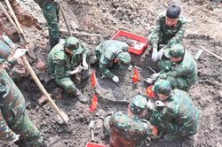 Tìm thấy thêm 8 bộ hài cốt liệt sĩ tại Công viên Lê Thị Riêng