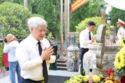 Phó Chủ tịch Thường trực Quốc hội dự lễ truy điệu, an táng 93 hài cốt liệt sĩ