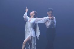 Khánh Thi và Phan Hiển thử sức với MV của Lệ Quyên