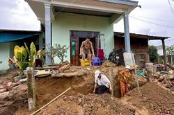 Người dân Đà Nẵng đồng lòng hiến đất mở đường