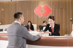 Thấy gì về thương vụ tăng vốn trăm nghìn tỷ của các ngân hàng?