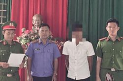 Bực tức vì vợ uống bia về muộn, thanh niên đốt phá tài sản