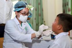Giữ bác sĩ giỏi gắn bó vùng khó khăn: Chỉ tình yêu nghề là chưa đủ?