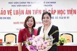 Hé lộ hành trình trở thành Tiến sĩ của hoa hậu Nguyễn Thị Huyền