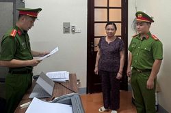 Phê chuẩn khởi tố chủ cơ sở sản xuất bim bim giả